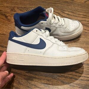 Nike Air Force 1, Youth Big Kid size 5.5, White and Navy sneakers. Very GUC